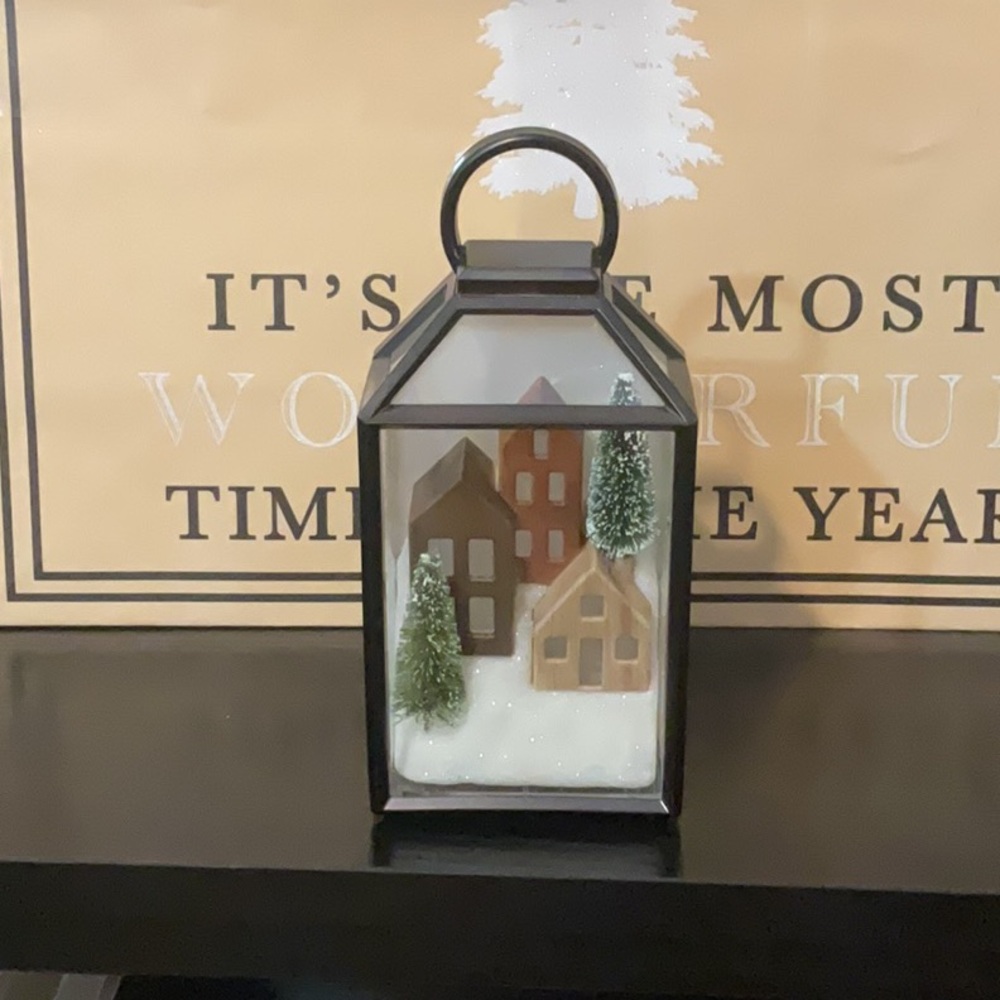 Decorative Lantern with Winter Scene Wallflower Plug